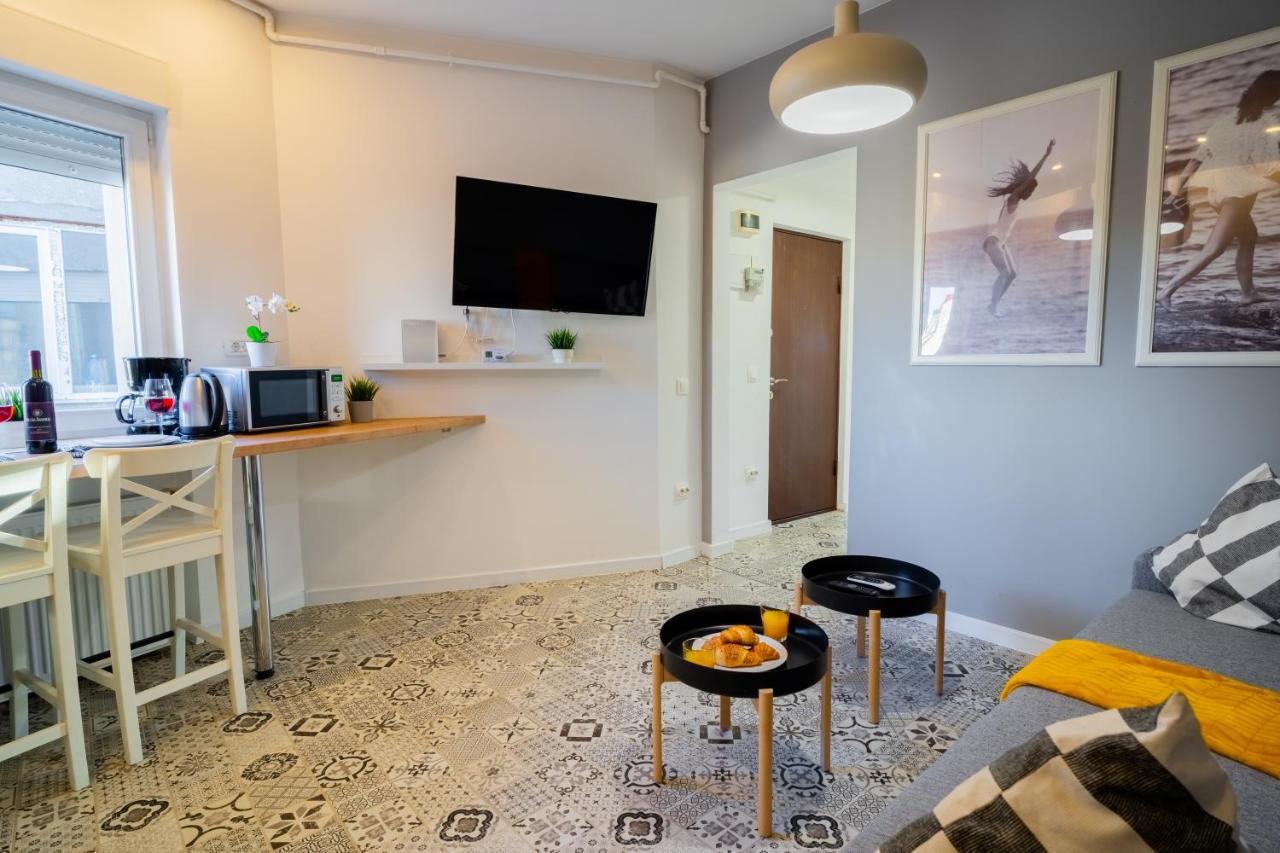 One Bedroom Flat In Bucharest'S Historic District Exteriör bild