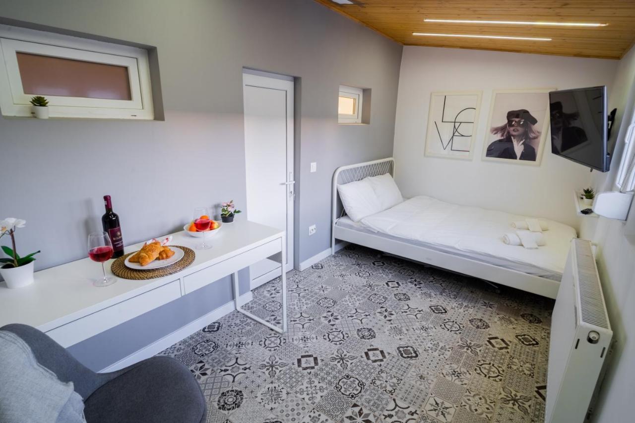 One Bedroom Flat In Bucharest'S Historic District Exteriör bild