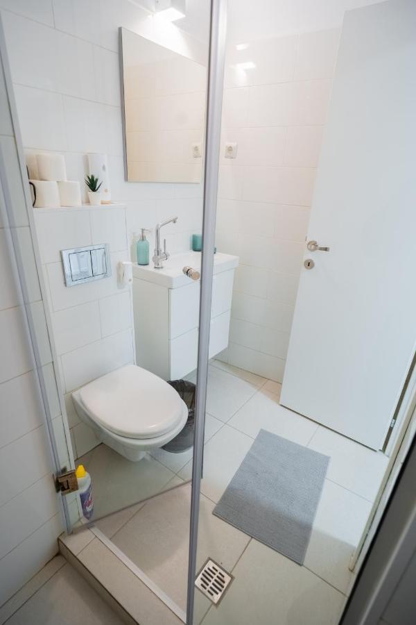 One Bedroom Flat In Bucharest'S Historic District Exteriör bild