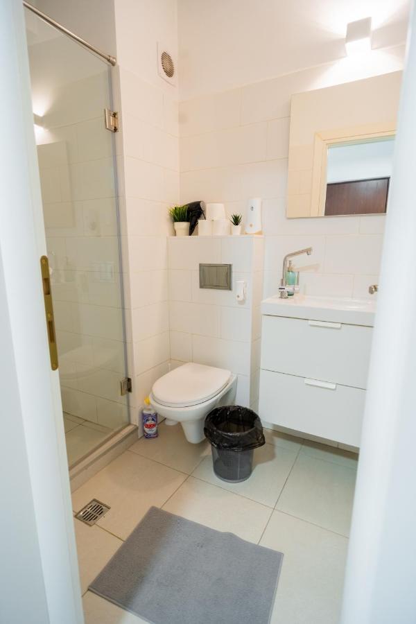 One Bedroom Flat In Bucharest'S Historic District Exteriör bild