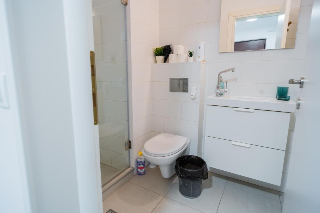 One Bedroom Flat In Bucharest'S Historic District Exteriör bild
