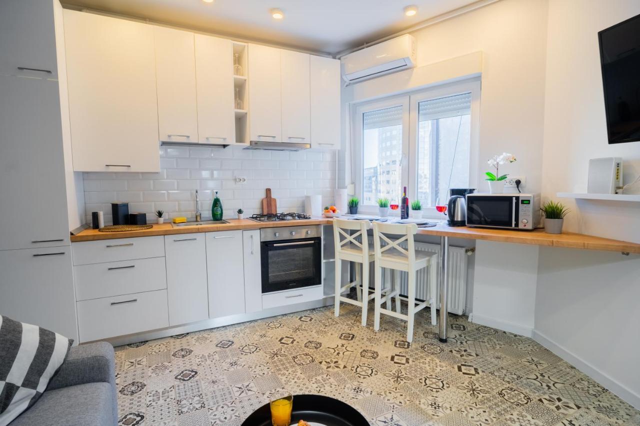 One Bedroom Flat In Bucharest'S Historic District Exteriör bild