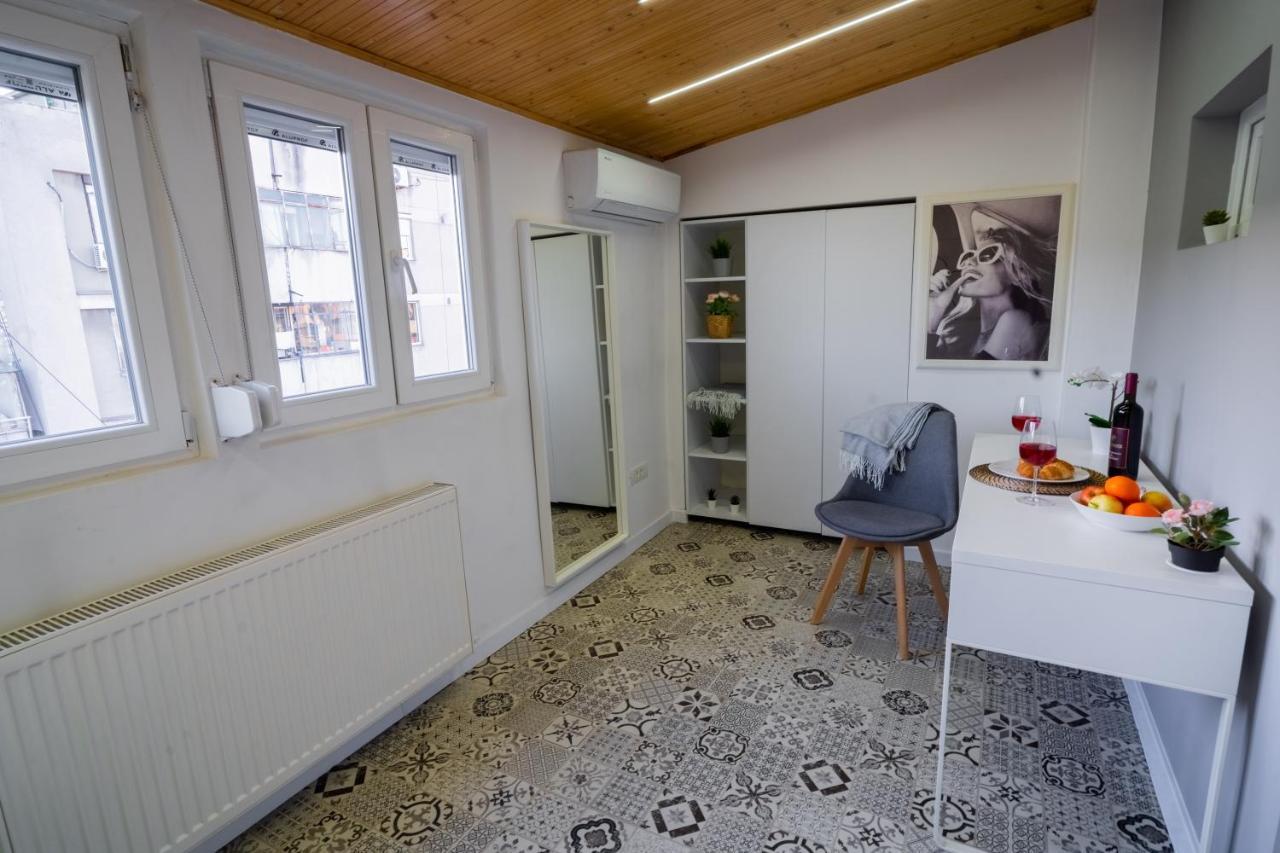 One Bedroom Flat In Bucharest'S Historic District Exteriör bild