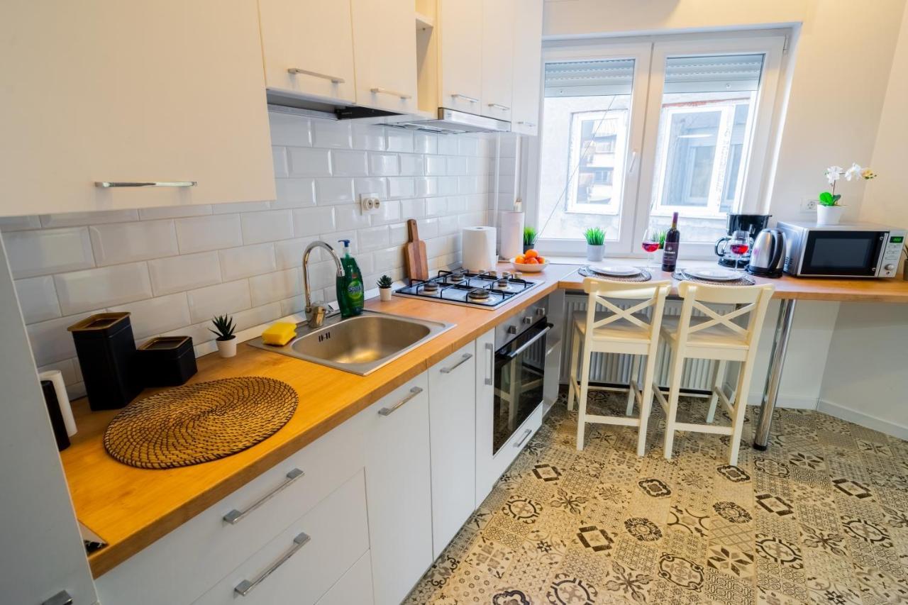 One Bedroom Flat In Bucharest'S Historic District Exteriör bild