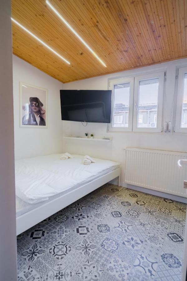 One Bedroom Flat In Bucharest'S Historic District Exteriör bild