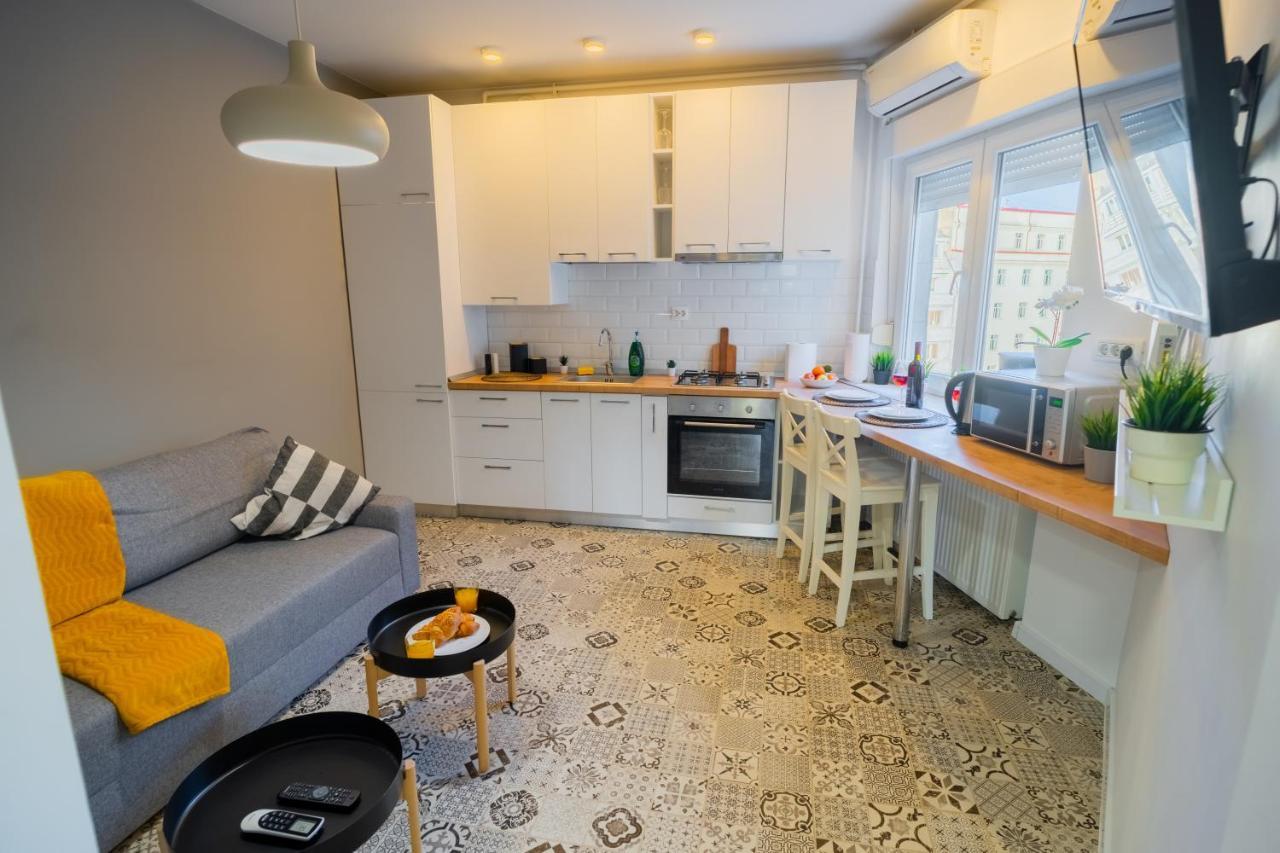 One Bedroom Flat In Bucharest'S Historic District Exteriör bild