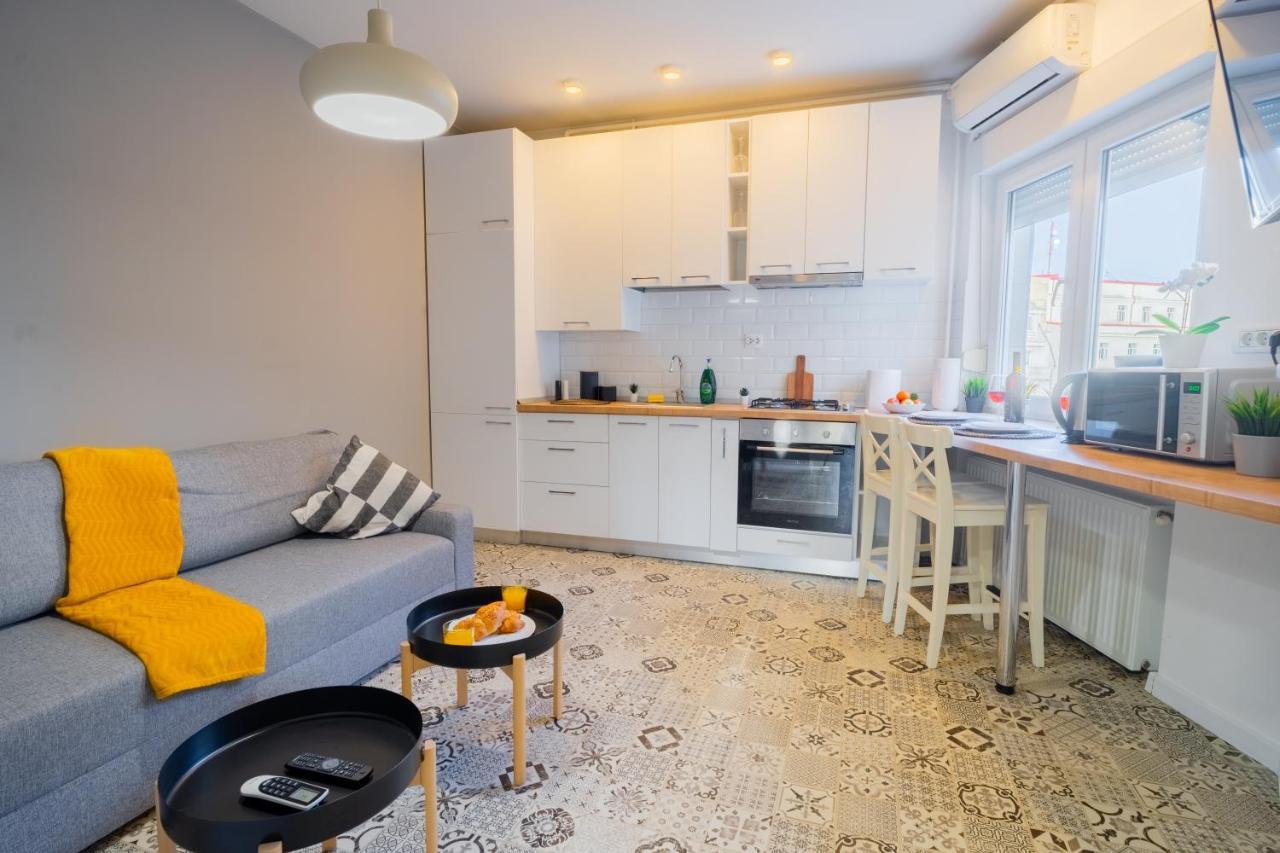 One Bedroom Flat In Bucharest'S Historic District Exteriör bild